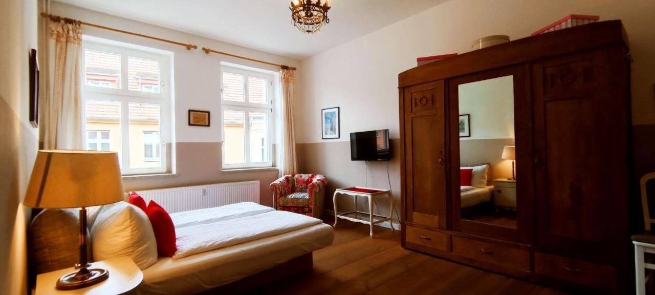 Schloss-Und Seeblick Apartment Райнсберг Екстериор снимка