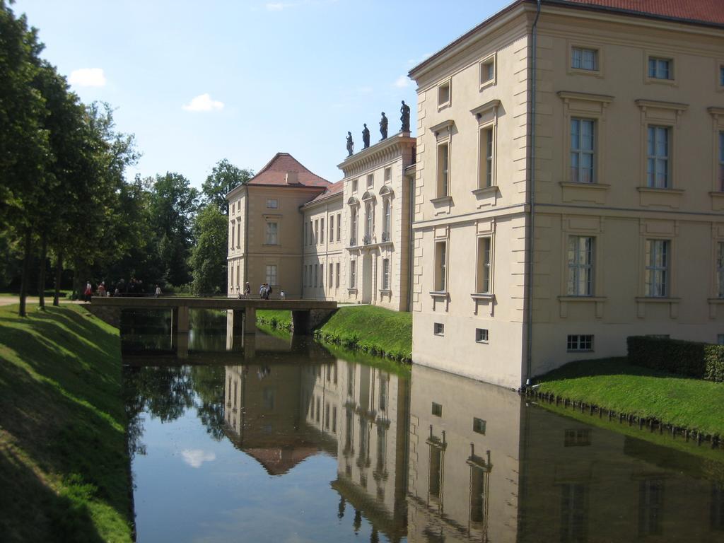 Schloss-Und Seeblick Apartment Райнсберг Екстериор снимка