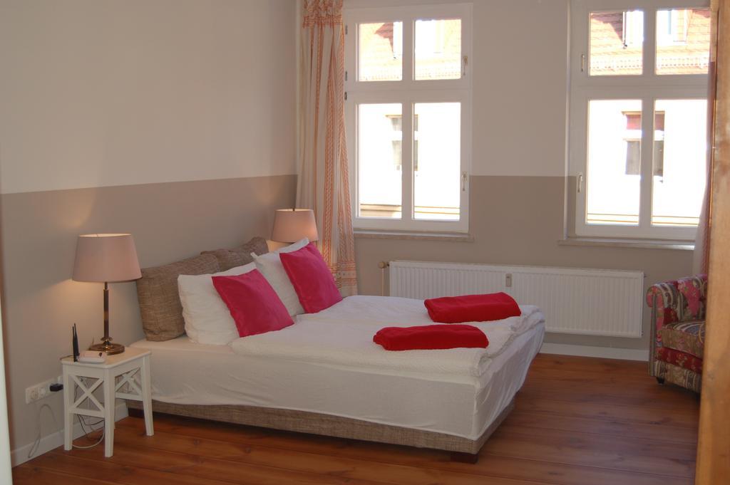 Schloss-Und Seeblick Apartment Райнсберг Екстериор снимка