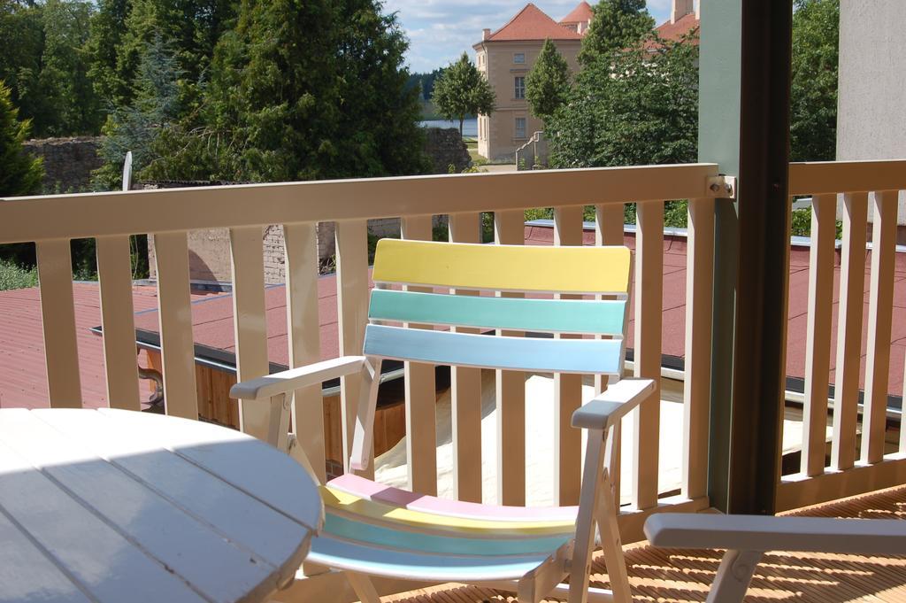 Schloss-Und Seeblick Apartment Райнсберг Екстериор снимка
