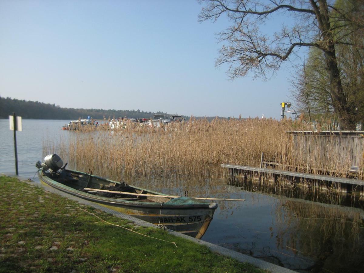 Schloss-Und Seeblick Apartment Райнсберг Екстериор снимка